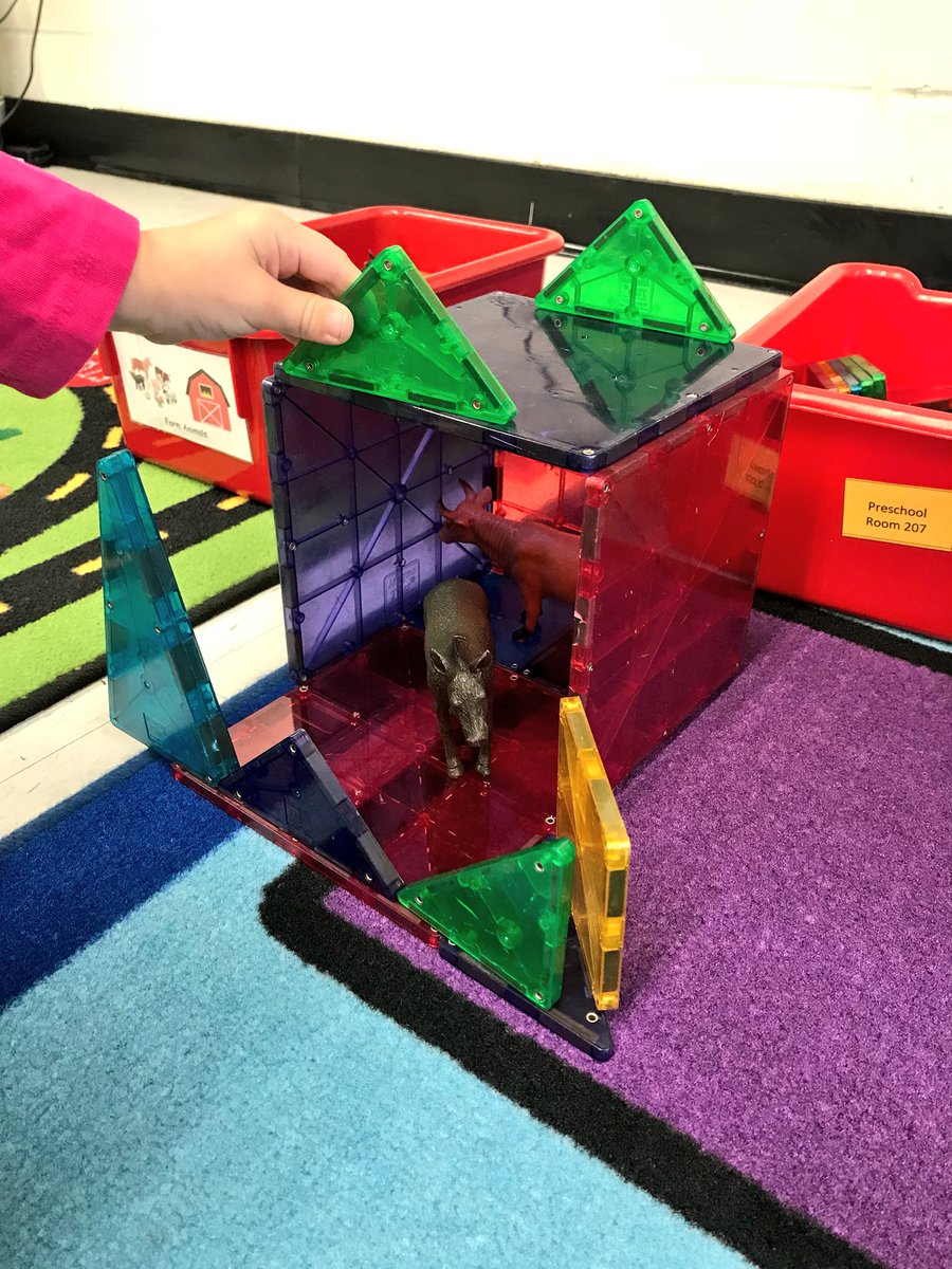 KathrynCorcor14's tweet photo. Making a barn for the farm animals 🦃🐂🐎🐓🐖🐑🐐 #ThanksgivingTheme #Building #BlocksCenter #AMPreschool #Farming #WeAreChesterNJ https://t.co/A1CPbT0v7Q