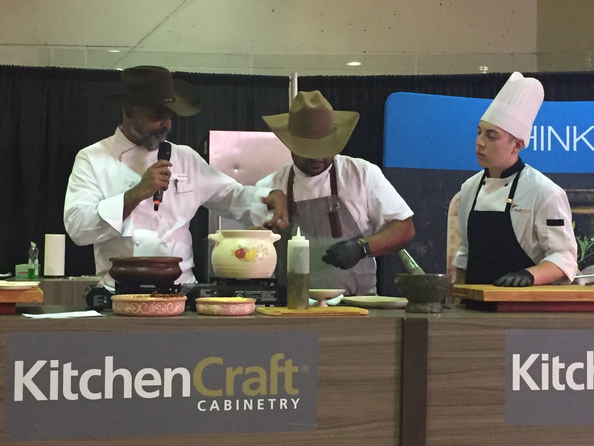 REALDistrictyqr's tweet photo. Our chef @JaimeetKathuria and team making our bellies growl with this yummy cooking demo - Earthen Bison.
 
Prairie cherry wine, braised clay-pot bison short rib with yam and garbanzo puree, and smokin’ barbecue Gravelbourg mustard! 😋

#CWA18 https://t.co/NTz5Ah2NmN