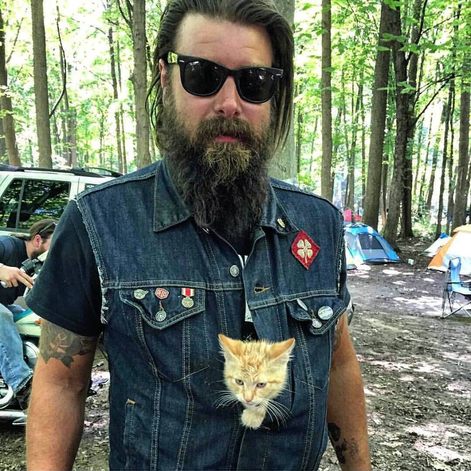 CatsAddicted's tweet photo. This Kitty Rescued By This Good Man!

#Cats #Cat #CatsOfTwitter #Kittens #CatsandKittens #Pets #CuteCats #CatLovers #Caturday #CatLove #ILoveCats #KittyCat #Kitty #KittyLove #CatOfTheDay #HouseCat #BlackCats #Cuteness #Cute #Fun #Funny #FunnyCats https://t.co/im0h49XGsV