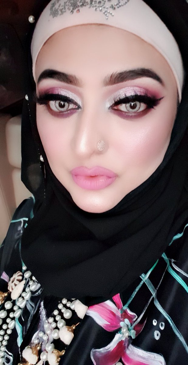 ayeshasayeen's tweet image. #nikkitutorials I love her makeup and looks ..#beautifybyamna #jouer #Sephora #limecrime #Anasatasia