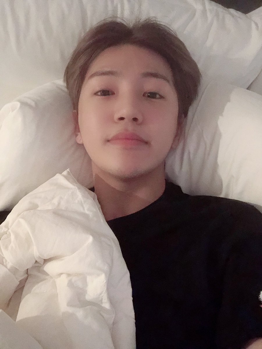 official_ACE7's tweet photo. [#에이스_동훈]
빈둥빈둥~🙃👍👋🛏 
#멕시코_에이스  #MEXICO_ACE https://t.co/3IJkZvTARS