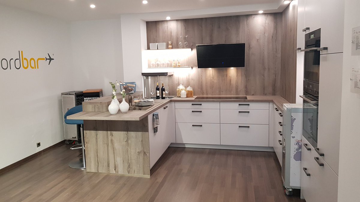 Unsere Neuigkeiten  2019 warten auf Sie
...vom Küchentraum  zur Teaumküche
#küchendesign #küchen #küchentraum #cucina #cuisine #kitchen #lebensraum #kücheninovation #wohnraum