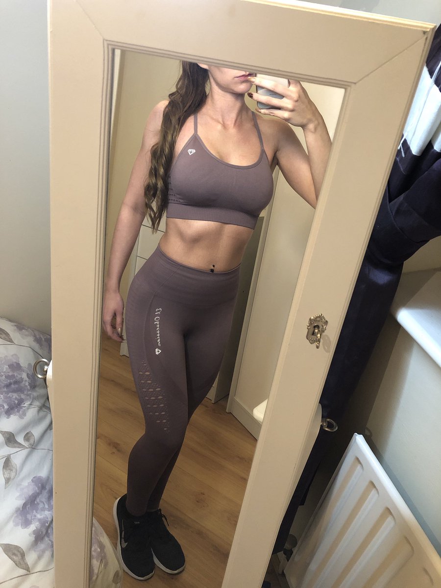ElObsessionUK's tweet photo. Here’s the Mauve Set in full 💜 
#seamless #fit #fitnessapparel #leggings #sportsbra #elobsession https://t.co/L9KM6kR5Qc