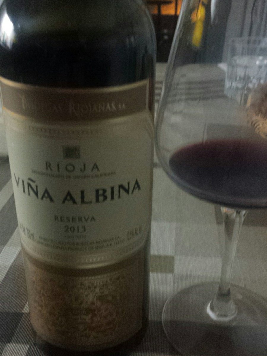 Rioja Alta.mineral. tierra húmeda. Entrada n boca suave.canela.mineral.
Taninos presentes.alcohol.muy Rioja. No sorprende
N:89P:14€