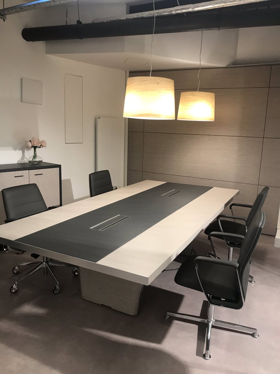 Great day in #London yesterday with clients and suppliers. Many thanks to @Quadrifogliouff for the hospitality 👏🏻 #furniture #furnituredesign #showroom #london #boardroom #table #glasspartitions 

instagram.com/p/BqZa4XsAMuJ/