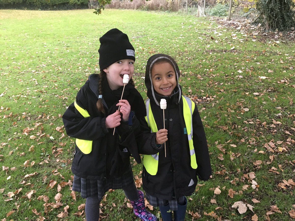 spfforestschool's tweet photo. @SPFPreprep best popcorn ever and perfecting the toasted marshmallow at Forest School this afternoon! https://t.co/IH1EAkangZ