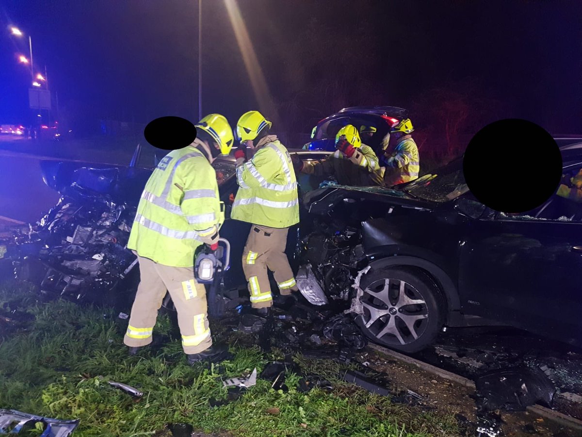 HertfordFireStn's tweet photo. Green Watch @HertfordFireStn attended a serious RTC. Please remember to always drive safely! #AllCallsStartWithControl #BrakeNationalRoadSafety #DrivingHomeForChristmas #MoreThanJustFires @THINKgovuk @roadsafetyherts https://t.co/KaFwgEsWD3