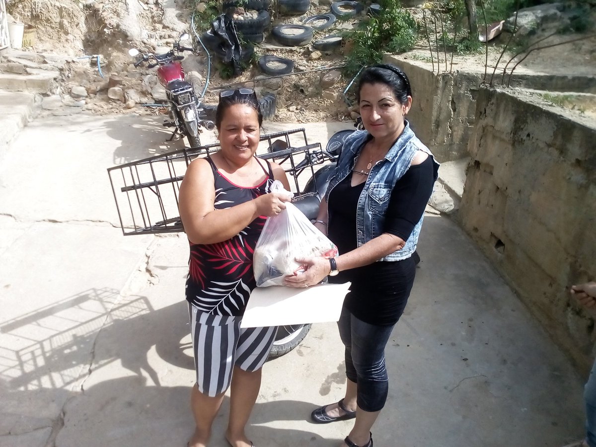 AbordajesB's tweet photo. Donacion de mercado, y atencion social de Adulto mayor en estado de vulnerabilidad sector JJ Mora, Municipio Bolivar... https://t.co/7lwOODvM2S