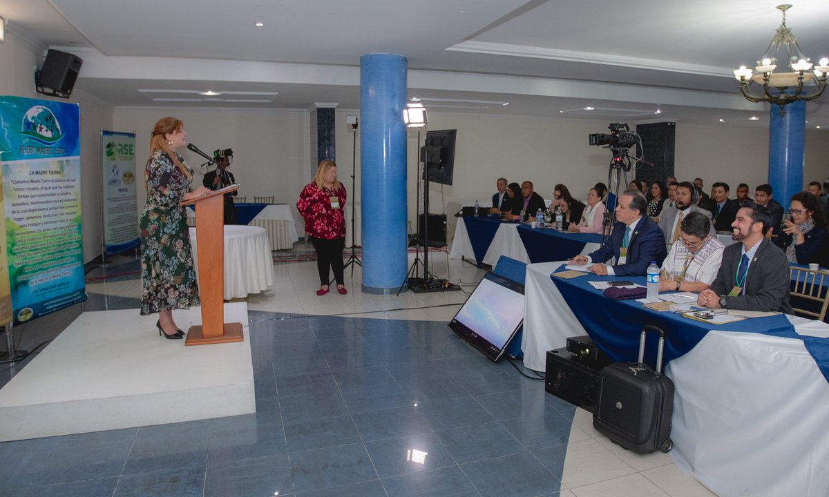 embajadaporpaz's tweet photo. 20 de noviembre, 2018. #Bogotá #Colombia Por medio de conferencias, actividades de participación, discusión, reflexión y acción, se dio inicio al Seminario de Capacitación “Guardianes por la Paz de la Madre Tierra”, con alrededor de 130 Activistas voluntarios de la #EMAP https://t.co/MWAoNB4Wsr