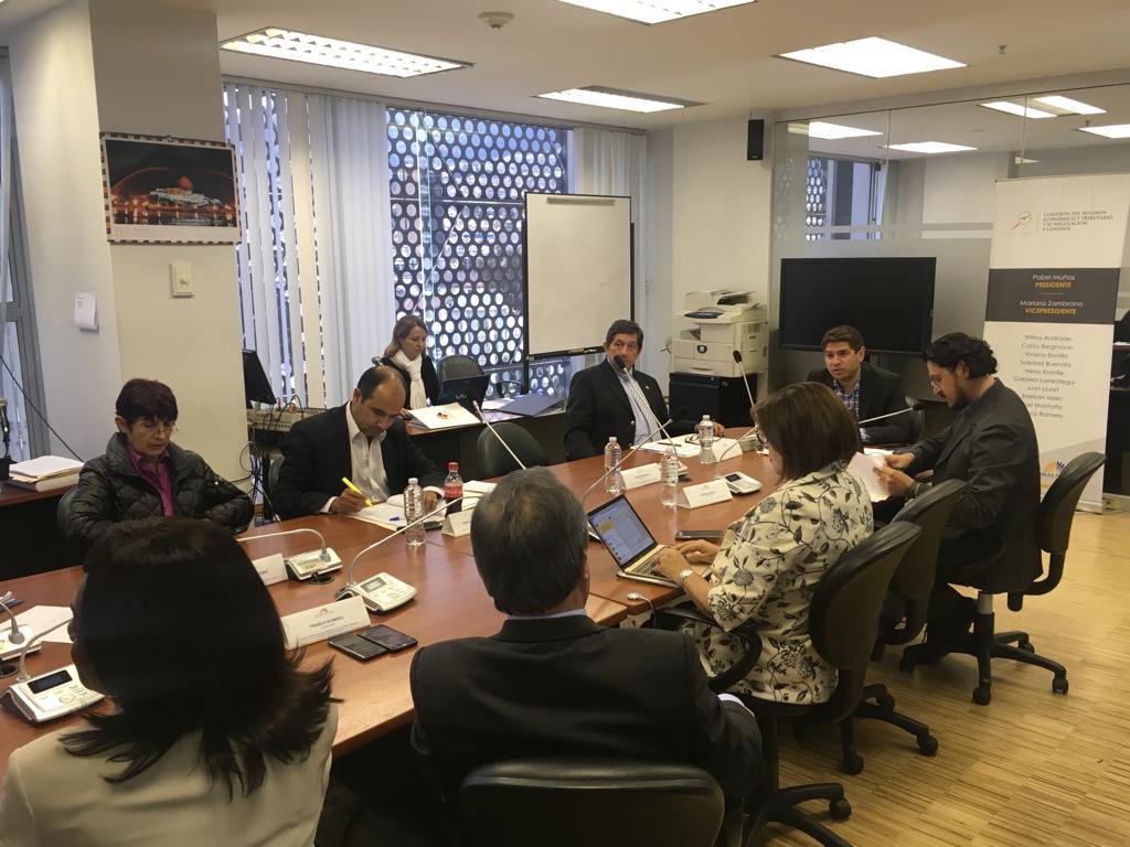 Mariano Zambrano (@marianoesmanabi) on Twitter photo Presido Sesión No. 079 de la Comisión de <a href="/RegimenEconomAN/">Comisión Régimen Económico</a>, trataremos #CódigoMonetario y el Informe respecto a denuncias de débitos realizados por instituciones financieras por servicios no financieros. Presido Sesión No. 079 de la Comisión de <a href="/RegimenEconomAN/">Comisión Régimen Económico</a>, trataremos #CódigoMonetario y el Informe respecto a denuncias de débitos realizados por instituciones financieras por servicios no financieros.
