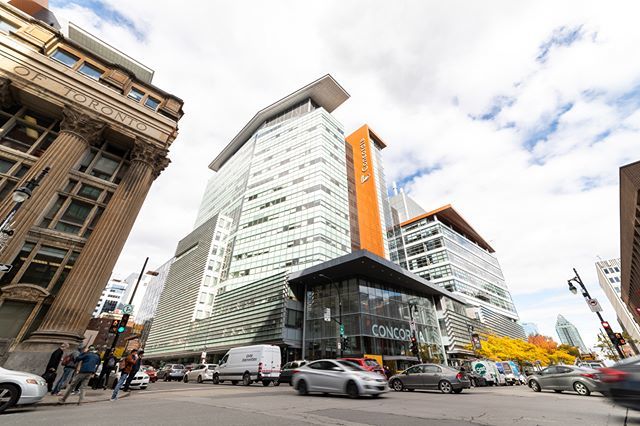 lechatelmtl's tweet photo. What a feeling when your school is just a stone's throw away from home! Le Chatel is located right on the Sir George Williams campus of Concordia University, and minutes away from McGill University. #lechatelmtl
.
Quel bon sentiment d'avoir son école qu'à quelques pas de che… https://t.co/05HQn4xmNl