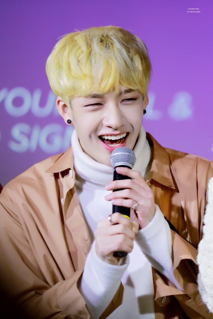 BANG CHAN IS CUTE