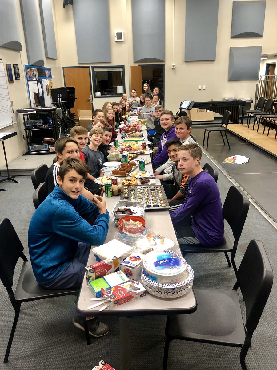 Ms_Jones_CMS's tweet image. My heart and stomach are both  so full! We had a little Band Thanksgiving together as we prepare for our Midwest performance in less than a month! So thankful for these students 💙🎵🐴 #CMScelebrates #CMScolts #CMSBand #Colleyville #Midwest @Mr_Prescott_CMS