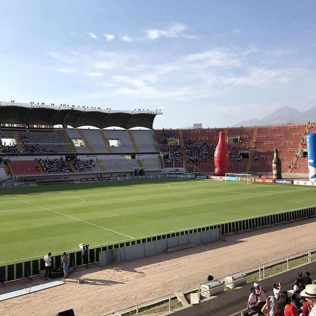 FanClubPeru2's tweet photo. Ya estamos en la UNSA para alentar a la blanquirroja !!! #arribaperú #lamejorhinchadadelmundo #Peru #PERCOS #PeruVsCostaRica #amistoso #fifa https://t.co/kTUkduqN2u https://t.co/Inu8IugR6z