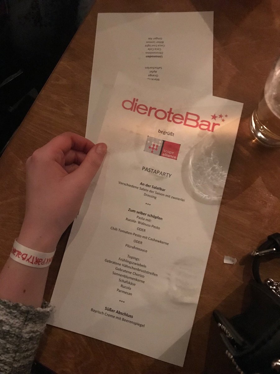 AppsAssociatesD's tweet photo. Ein wunderbarer Abend! Wir sind sehr stolz 😊 #doag2018 #together #workpartybalance @scope_alliance @esentri @enpit @silbury_it https://t.co/vdgR2jzMpT