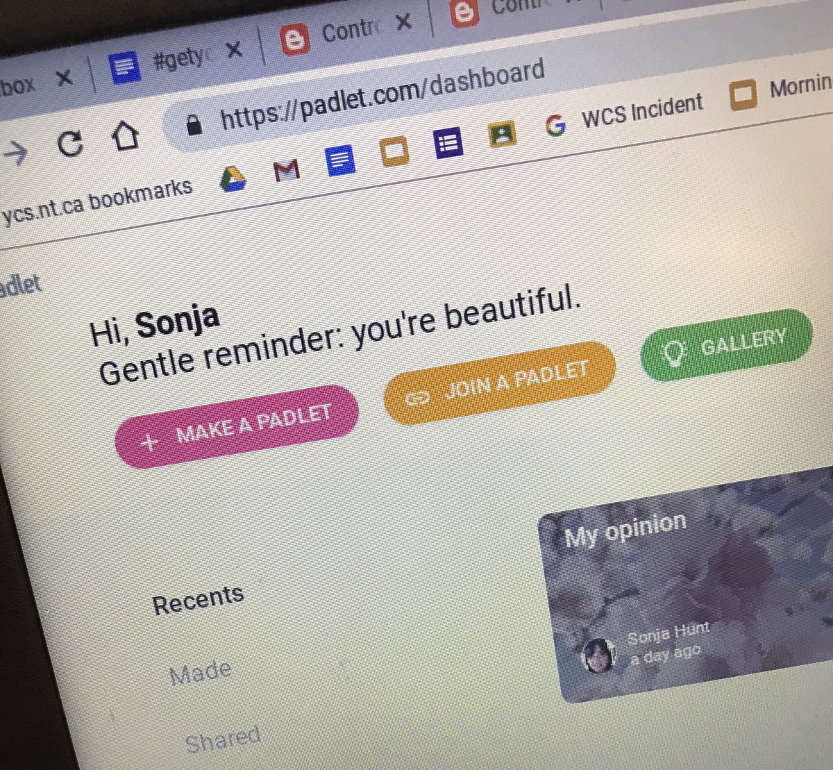 81Sonja's tweet photo. Oh, how sweet is padlet?! 😁 A little boost while tech’ing! 😍 @ycsnwt @simonegessler @HollyKavanaugh https://t.co/TEs0i5lm6L