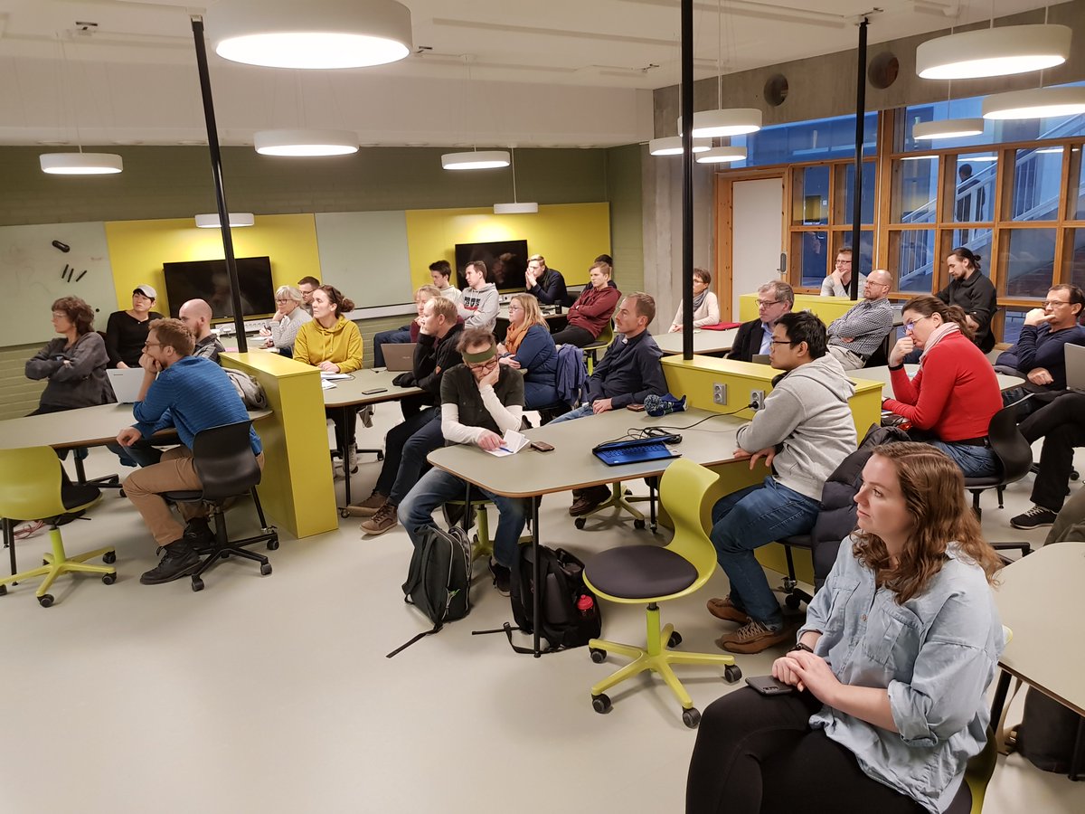 IMTELlab's tweet photo. Full house at our Second IMTEL Innovation Day at #NTNU with keynotes and demonstrations on Multimodal Learning by @SuperHeroBooth #PresentationTrainer and Experience Capturing by @MikhailFominykh #WEKIT!
Fullstappet auditorium og #VR/#AR lab under #IMTEL 2. Innovasjonsdag! https://t.co/XSoCoOIruc