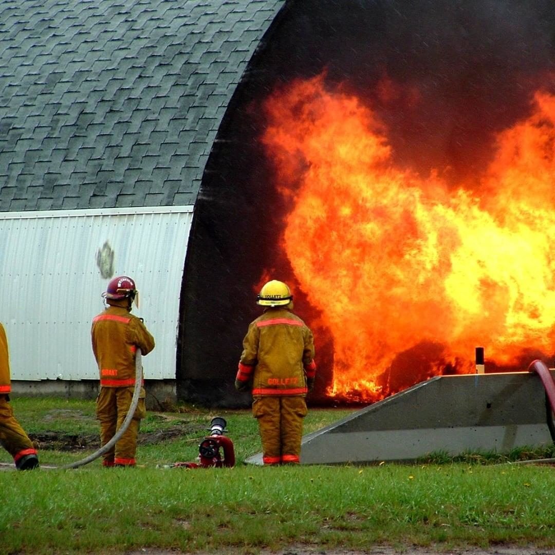 firefightersusa's tweet photo. Hero
🔥🔥🔥🚒🚒🚒
.👥Follow us
📸DM US Firefighter Pics
🔥Tag a Fire Fighter 🙏Keep Loving and respecting Firefighter

#firefighter #firefighters_unite #fireheroes #firetruck #fireman #firemen #fireservice #firerescue #firedept #firefighterfit #firefighterposts https://t.co/tqIfx5DnY7