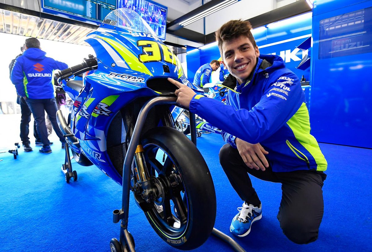 Webesport's tweet photo. #NotiWE Jorge Lorenzo (Honda) y Joan Mir (Suzuki) se han estrenado hoy con sus nuevas escuderías en los primeros Tests Oficiales de MotoGP 2019. Fotos vía https://t.co/a1VDps3vyJ
https://t.co/Ag88jFX1pr https://t.co/DFBad8SUtz