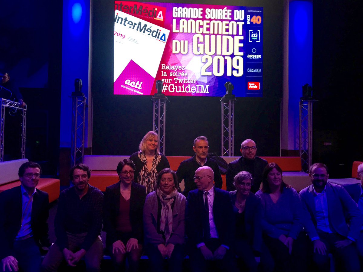 TrayssacT's tweet photo. ▶️lancement du #GuideIM 2019 pour les pros de la com, du marketing et des médias avec la team @InterMedia_Lyon dans une ambiance conviviale et créative 🎉 https://t.co/uEFJockFah