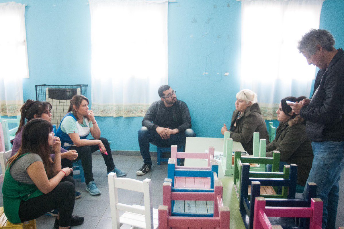 ATESantaCruz's tweet photo. #ATEDesarrollo | En el Día de Hoy ATE realizó asamblea en el CIC "Belen" de #RioGallegos que sirvió para despejar dudas sobre el pago de los Códigos Convivenciales y No Convivenciales y la invitación al 10° Encuentro Provincial de Mujeres en #PtoSanJulian.
#ATEEnMovimiento https://t.co/WfXTleXW7Q