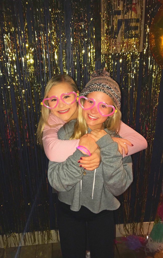 chloecannon123's tweet photo. Bday weekend well spent with my people https://t.co/MLn5581Jv2