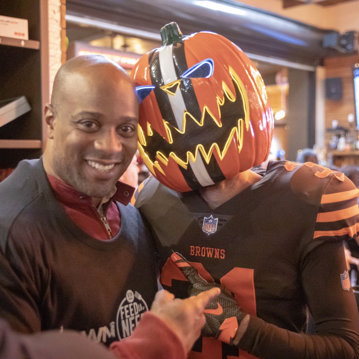 PumpkinNation's tweet photo. Some of my friends from @ESPNCleveland & @fox8news! @JRCherry3 @Bridget_Linton @toddmeany #THFeedTheNeed #Thanksgiving https://t.co/MqUHT0kPoL