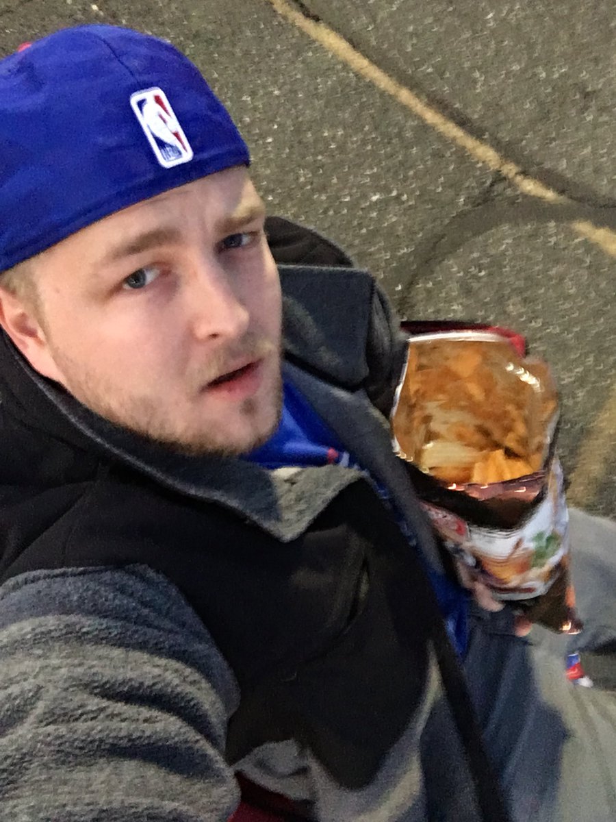 SteveHeidengren's tweet photo. #coatscoatscoats #firsttailgate @blue_coats https://t.co/IlbH9m4arw
