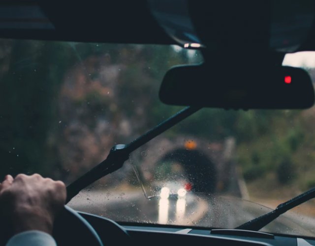 CWWilliamCannon's tweet photo. Tip: When you stop for gas, gently clean your windshield wipers with a damp paper towel to remove any loose dirt or oil. https://t.co/X1EY1W59gR