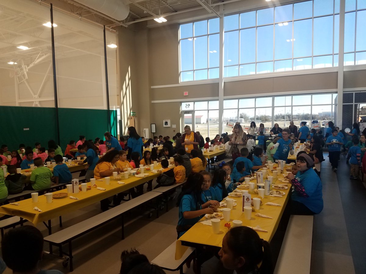 Classen1's tweet photo. Loved having Thanksgiving Dinner with @MeadowlarkMavs and @SWKSREALTORS today. All the hard work and late nights were worth every minute to see the kid's faces! https://t.co/xg3VdJXtkz