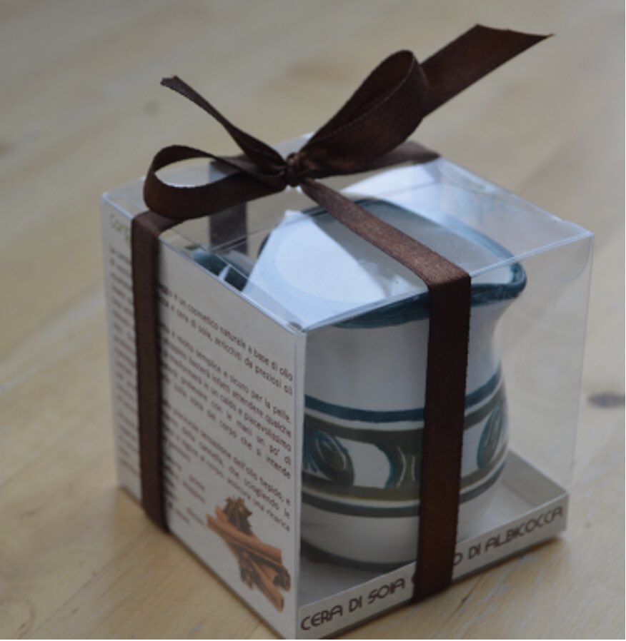 Per #Natale regalati e regala una candela da massaggio agli oli essenziali!
La Candela da Massaggio è un Cosmetico naturale a base di Olio di Noccioli di #Albicocche e #CeradiSoia, arricchiti da preziosi #OliEssenziali.
bit.ly/2zjl2SW
#curadellapelle #aromatherapy #bio