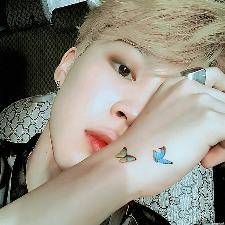 QueroTvz's tweet photo. #QueroNoTVZ Idol do @BTS_twt ❤❤❤❤❤❤ https://t.co/ApGE3xXv12