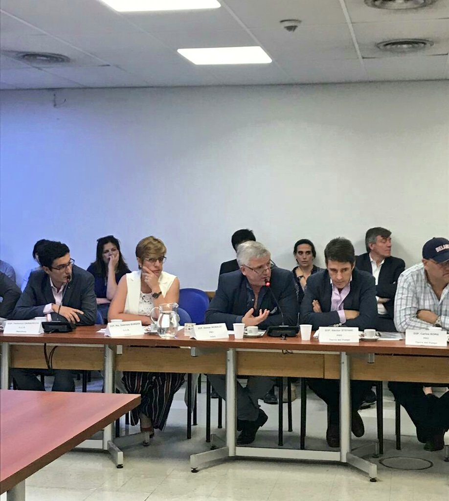 OsmarMonaldi's tweet photo. Hoy en la comisión de #Turismo en @DiputadosAR logramos el dictamen del proyecto de Regulación de Alojamientos Turísticos no Convencionales que realizamos y presentamos junto a @Titostefani y @FZamarbide. https://t.co/7Yz8ZQsNZw