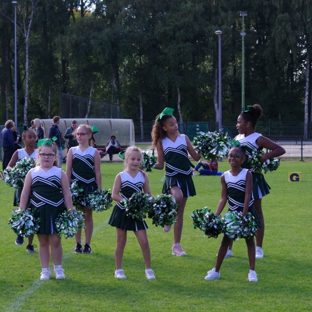 x.com/010cheerleader…