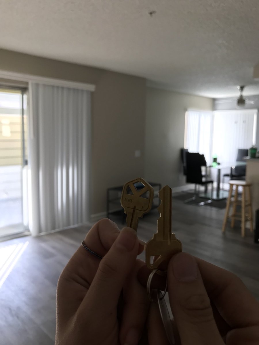TanTranny's tweet photo. Wecome to our apartment 🏡❣️ https://t.co/PgGJyVXveK