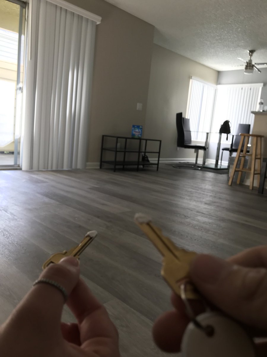 TanTranny's tweet photo. Wecome to our apartment 🏡❣️ https://t.co/PgGJyVXveK