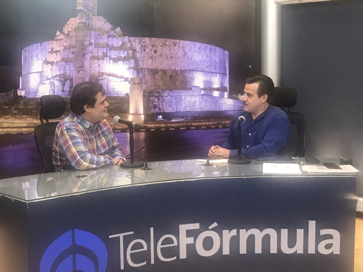 mdiazm2000's tweet photo. Estamos en @RF_MERIDA platicando con @jlpreciadob de lo que estamos haciendo por #Yucatán paga mejorar los servicios turísticos. #MDM https://t.co/fkqUeBQVRD