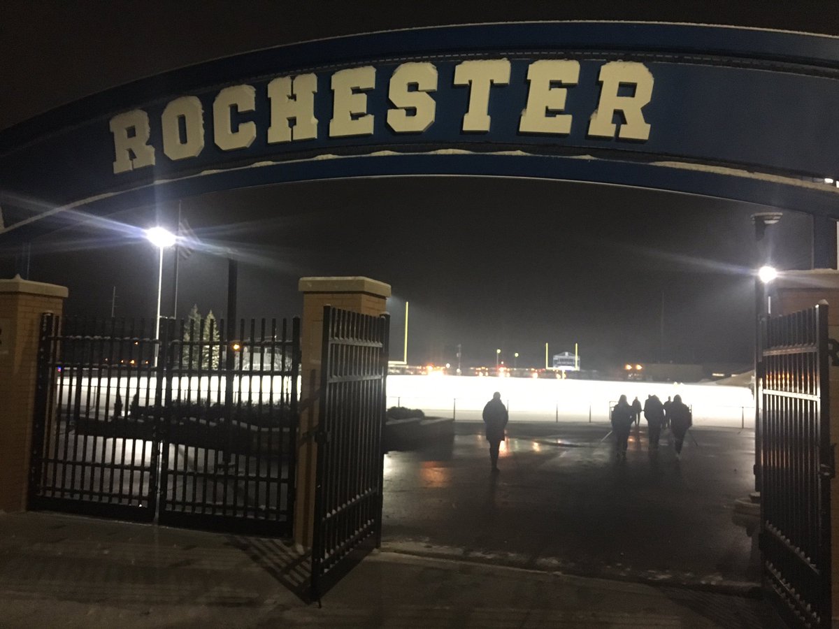 DavidAUhrig's tweet photo. The 2018 #RHSFMB isn't done just yet! They brought the 🔥 to a ❄️ #RHSStadium as they prepare for their 2 winter parades. Come see & hear them in action in #Sarnia on Dec. 1 & in #Rochester on Dec. 2! GO BLUE!! 💙 #RCSRHSFalcons #RCSArts #RHSBands @RHSFalcons @rochcommschools https://t.co/39aPNOPo1X