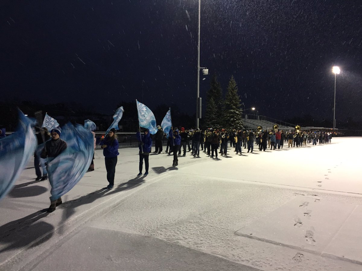 DavidAUhrig's tweet photo. The 2018 #RHSFMB isn't done just yet! They brought the 🔥 to a ❄️ #RHSStadium as they prepare for their 2 winter parades. Come see & hear them in action in #Sarnia on Dec. 1 & in #Rochester on Dec. 2! GO BLUE!! 💙 #RCSRHSFalcons #RCSArts #RHSBands @RHSFalcons @rochcommschools https://t.co/39aPNOPo1X