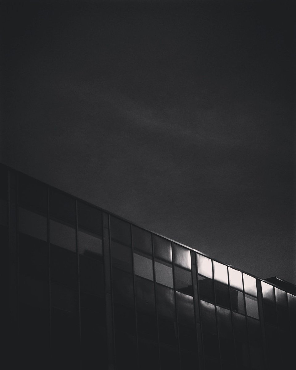 ArdeanPeters's tweet photo. A light in the dark. 
It's been awhile since I've seen light and been inspired to document it. I miss the opportunities I used to have to see it. #lightphotography #lightbyardean https://t.co/axUKVuwjrx https://t.co/JsZ2XjSSIf