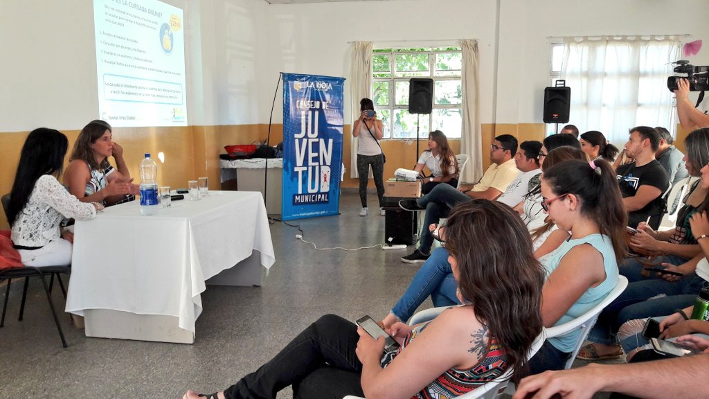 modernizacionlr's tweet photo. Llevamos adelante reunión informativa con Jóvenes de nuestra Ciudad respecto al Programa Nacional #ADULTOS2000. Desde ahora los ciudadanos tendrán la posibilidad de finalizar sus estudios secundarios, generando así más oportunidades para los riojanos. #AlbertoParedesUrquiza https://t.co/OMZKLOuSCp