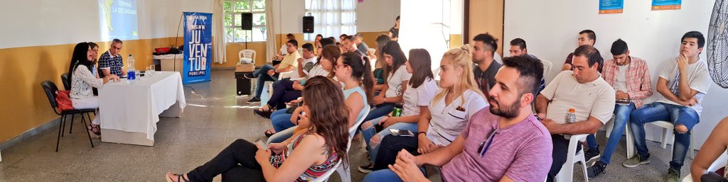 modernizacionlr's tweet photo. Llevamos adelante reunión informativa con Jóvenes de nuestra Ciudad respecto al Programa Nacional #ADULTOS2000. Desde ahora los ciudadanos tendrán la posibilidad de finalizar sus estudios secundarios, generando así más oportunidades para los riojanos. #AlbertoParedesUrquiza https://t.co/OMZKLOuSCp