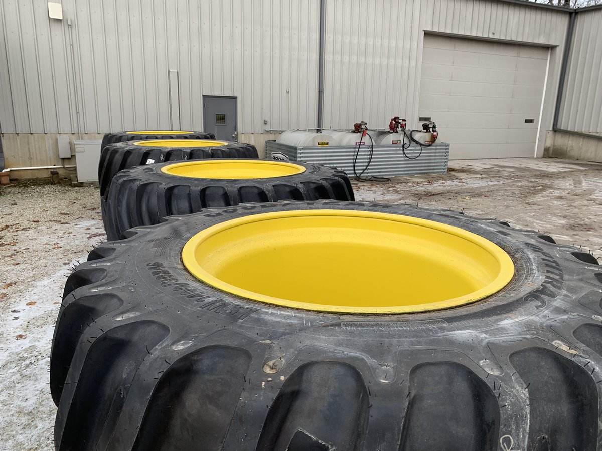 drblair81's tweet photo. Customers tractor ready to be transformed this week @TroxelEquipment #1400LSW @DawsonTire https://t.co/NaJQnZiR2P
