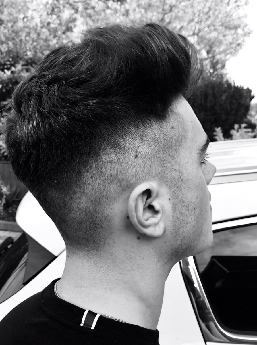 hairupideas1's tweet image. Tuesday is trim day.Who else has noticed men’s haircuts on the rise.Average for our salon is 2 weeks in between visits 💈 #salontrends #barber #barberlife #barbershop