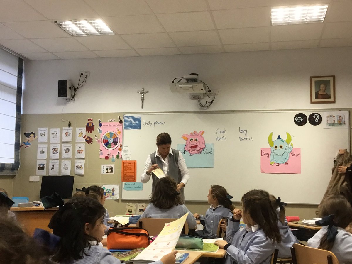 Ayalde_'s tweet photo. Finalizada ya la 2ª jornada #OpenDays2018.
Juegos para clasificar sonidos en inglés o acentuación de palabras en castellano, manipulación de dinero para gestionar nuestros gastos y expresiones orales en euskera sobre cocina, manualidades, meteorología ...
¡¡No ha faltado nada!! https://t.co/lgoPjnHNel