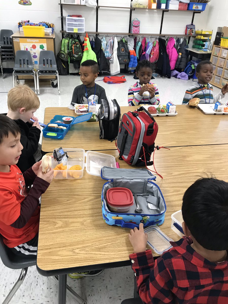 KinderFunwithPeng tweet media