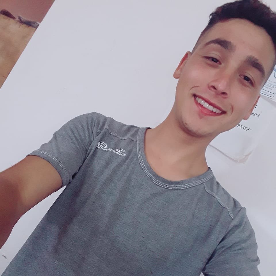 maxinblanco's tweet photo. Busco la razón para ver si por fin entiendo 
Y comprendo, sufrir por amor es horrendo 
Pero vale la pena por un fin estupendo  ♩  ♩ https://t.co/HnQPmYlcS4