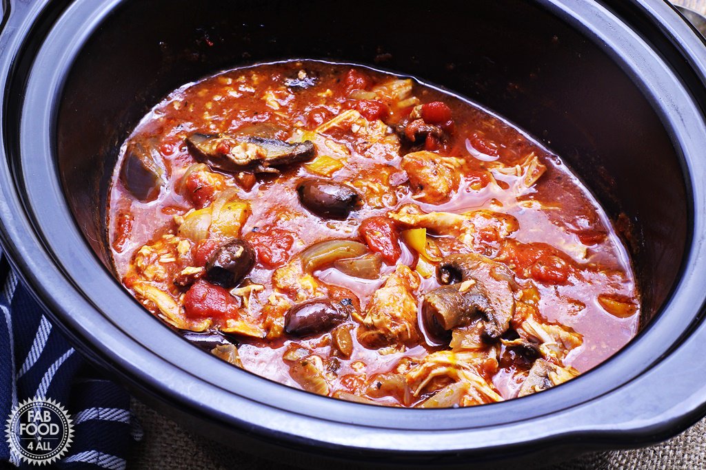 FabFood4All's tweet photo. Updated: Slow Cooked Chicken Italian - low fat, dump & go recipe. For those days when you really don't have time to cook! #fooides #chicken #crockpot #slowcooker #healthy #lowfat #foodblog
https://t.co/C48dhD71nU https://t.co/937GZDkyVT