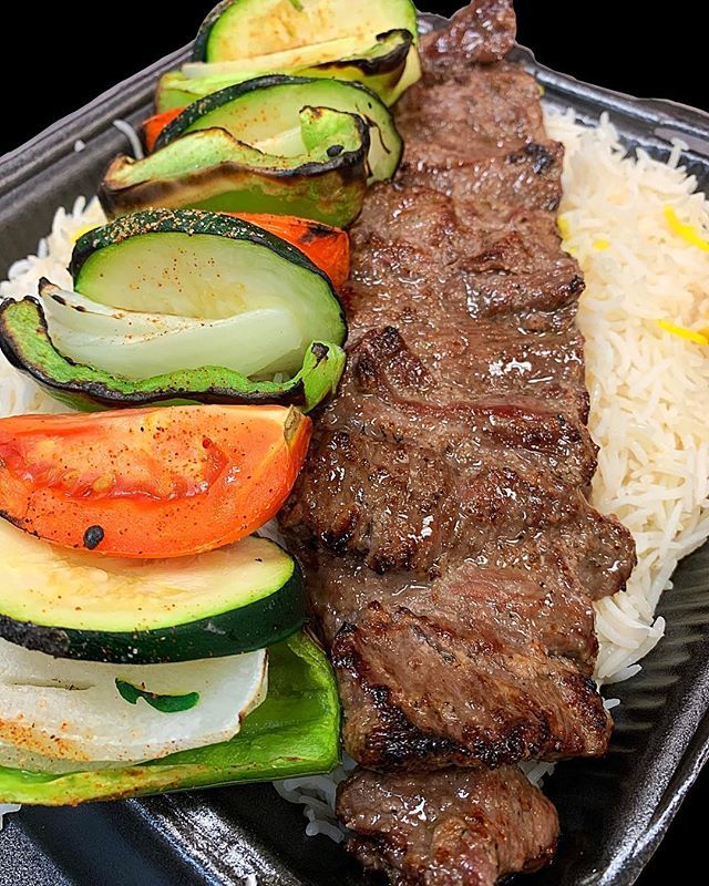 ilovekingkabob's tweet photo. Celebrate Thanksgiving Week with kabobalicious Persian food 🔥🔥🔥
#kingkabob #beefshish #beeftender #grilledveggies #shishkabobs #kabobs #persianfood #rice #persian #bestfoodintown #celebratethanksgiving #kabob #grilled #healthyfood #freshlygrilled #te… https://t.co/JIeIUZc6lu https://t.co/J4Yd31pO6u