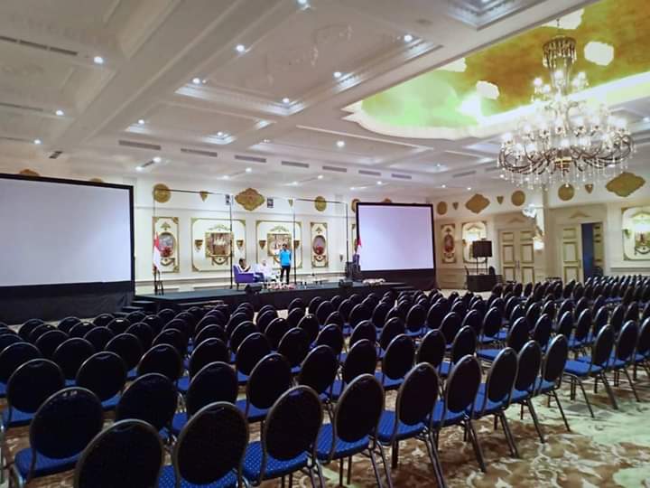 BanyuwangiNews's tweet image. Persiapan Project Launching HYDROGEN  WATER GENERATOR MINI.

Jumat, 14 Desember 2018. Pukul 15.00
Di Eksekutif Ballroom Aston Hotel Banyuwangi.
Mengundang 500 pengusaha se Jawa Timur dan Bali. 

Cp : 085222250696.

#HydrogenWater #hydrogengenerator #Banyuwangi